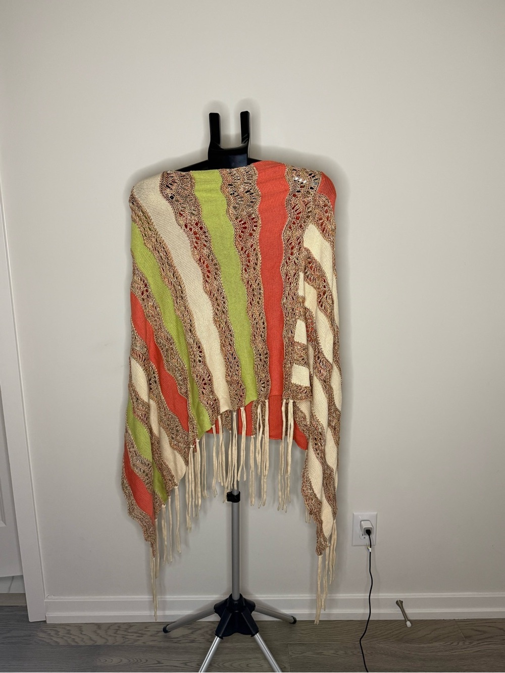 RICO Fringed Knit Poncho / Wrap – L/XL Women’s - Picture 4 of 4